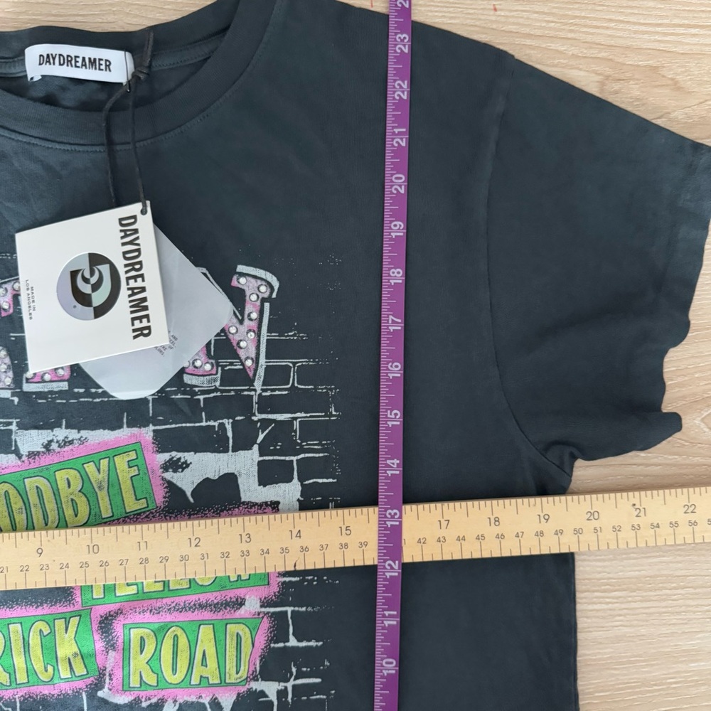 Daydreamer Medium NEW Elton John Goodbye Yellow Brick Road T-Shirt Grey - Picture 7 of 7